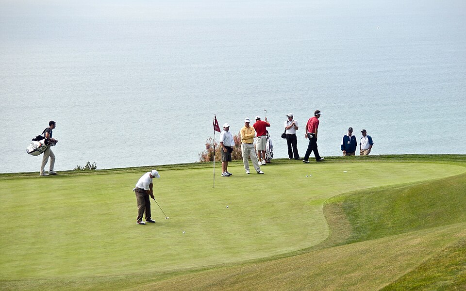 Torrey Pines golf course green with ocean views
