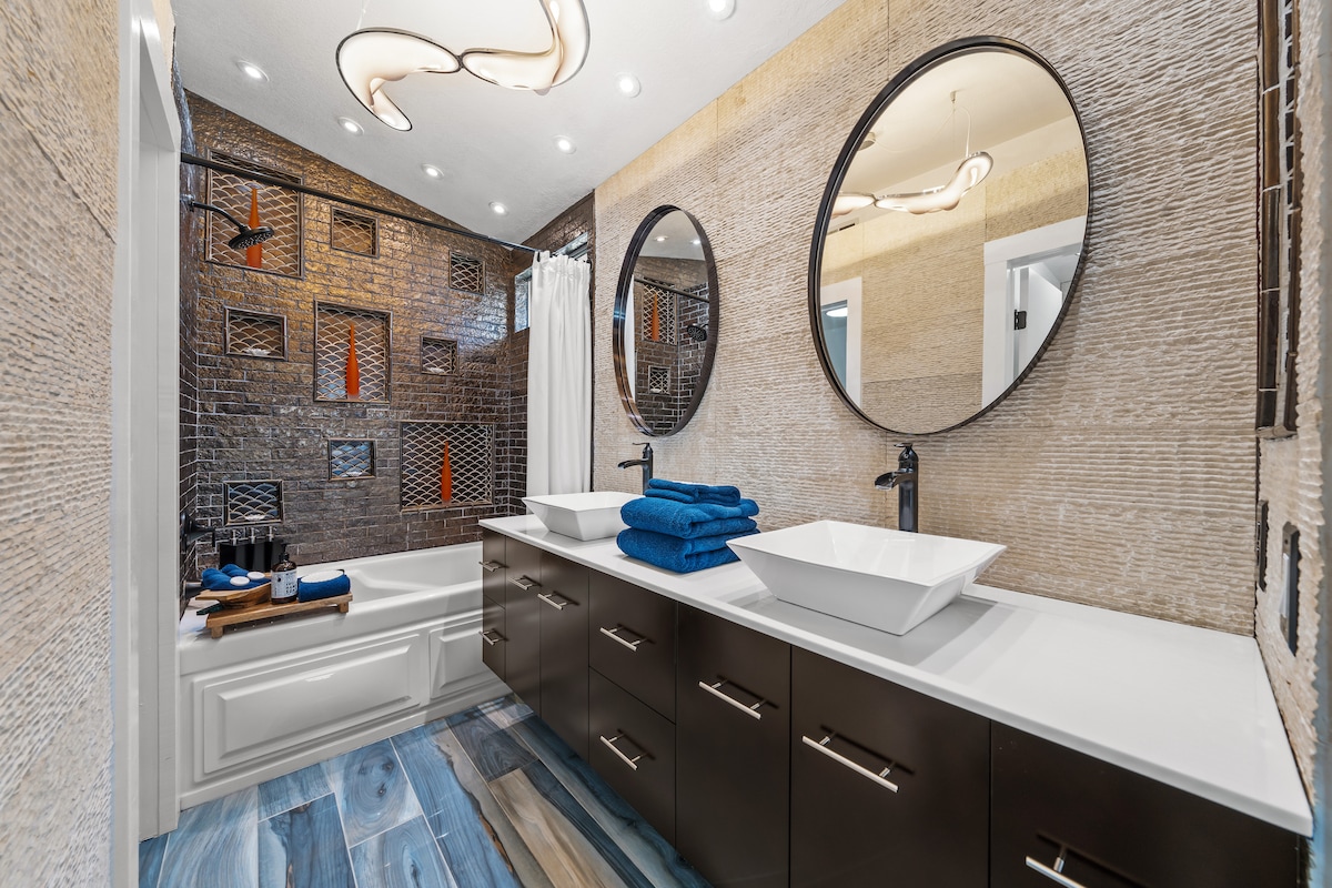 Comfortable bedroom at Zen House VIP — pet-friendly rental